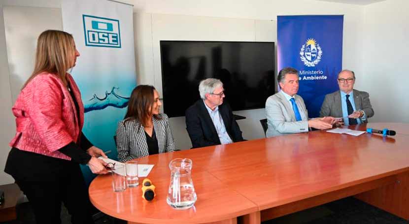 Uruguay: Ministerio de Ambiente y OSE firman un convenio para reducir la pérdida de agua potable