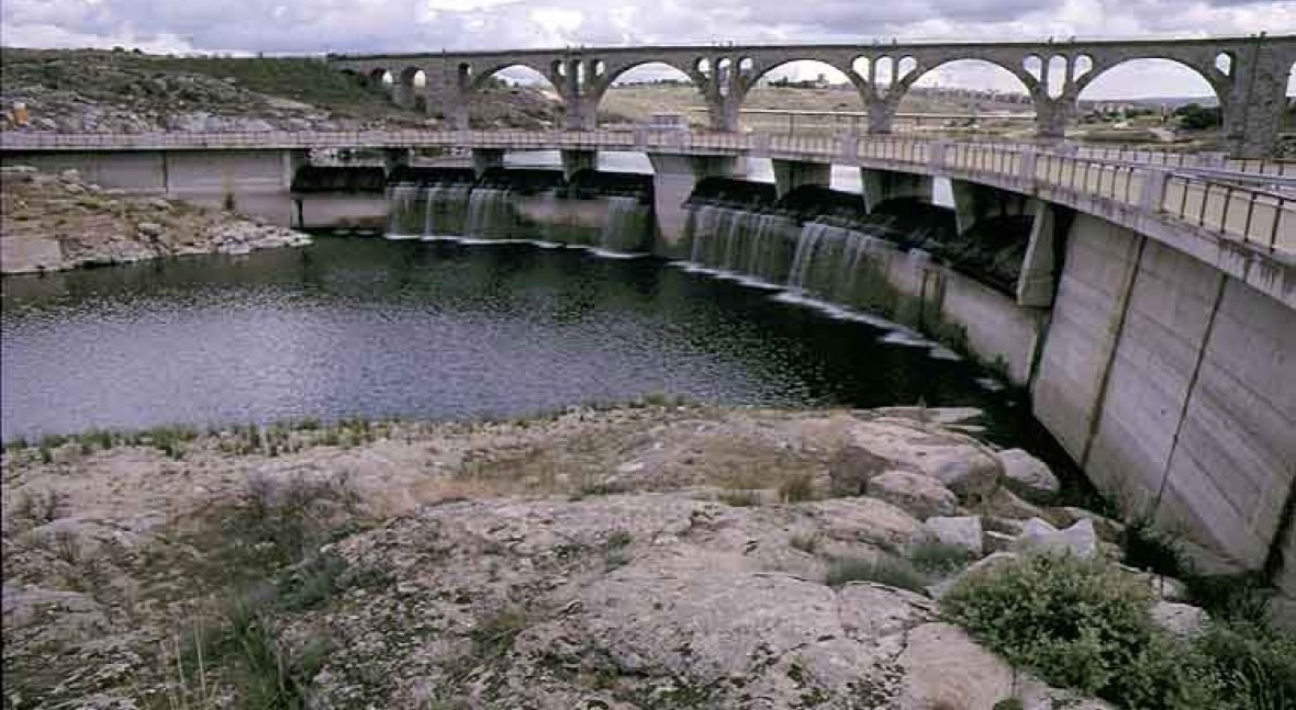 Presa Fuentes Claras (Dique De Cola)