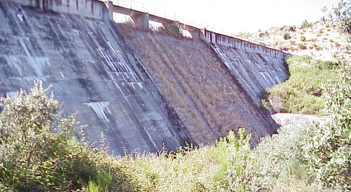 Presa Garganta De La Oliva