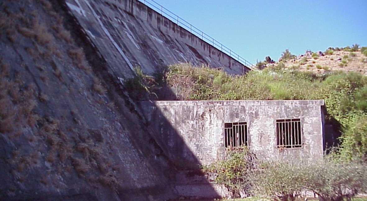 Presa Garganta De La Oliva
