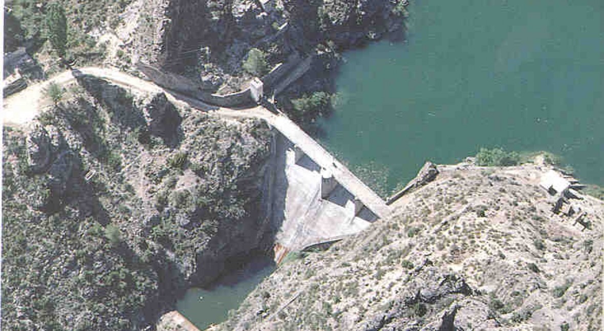 Presa Novia, La / Vieja, La