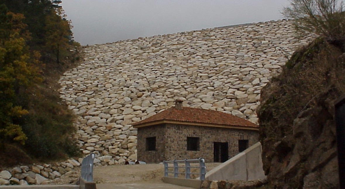 Presa Piedralaves