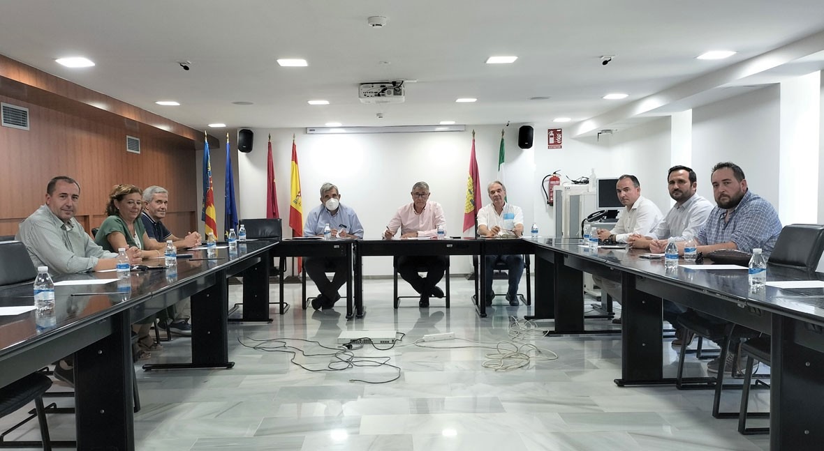 presidente CHS mantiene reunión alcaldes Vega Baja