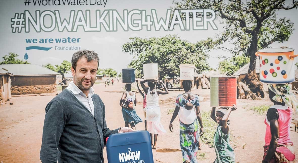 Deportistas, periodistas y actores se unen Fundación We Are Water #NoWalking4Water