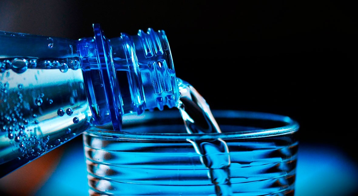 Almar Water Solutions lanza iniciativa acabar agua embotellada oficinas