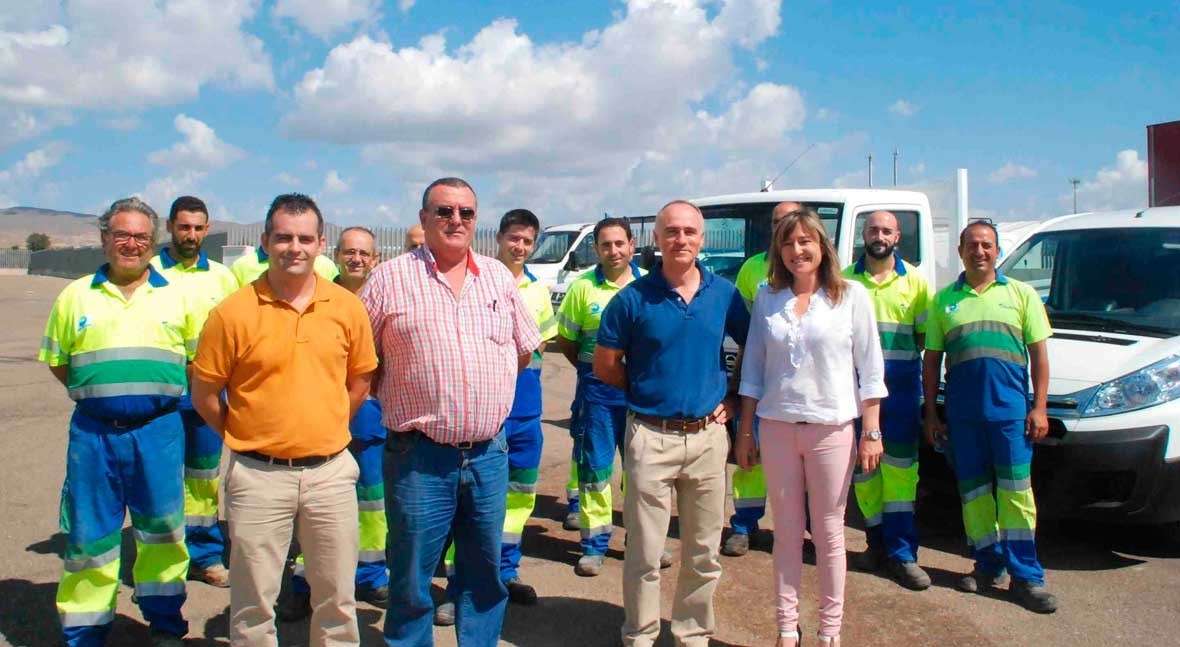 Ayuntamiento Níjar y Emanagua presentan nuevos vehículos Servicio Municipal Aguas