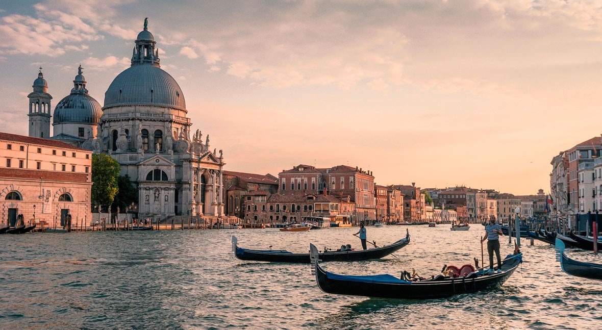 “ agua al cuello”: intrigas Venecia