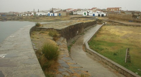 Presa Charca Arroyo De La Luz