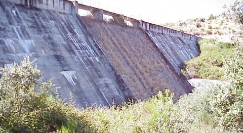 Presa Garganta De La Oliva