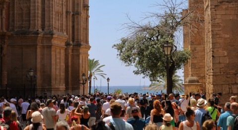 ¿Cuánta agua consume turismo  Baleares?