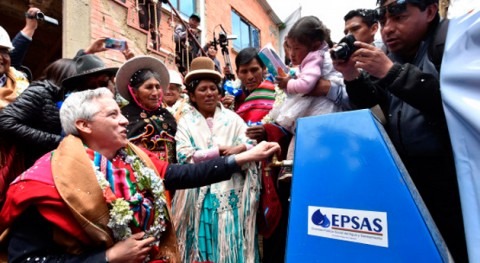 Gobierno boliviano entrega sistemas agua potable más 10.000 vecinos Alto
