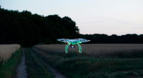 universidad australiana Monash prueba drones autónomos detectar humedad terreno