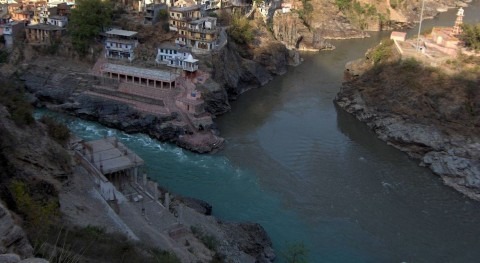 Confluencia de los ríos Bhagirathi y Alaknanda en India (Wikipedia).