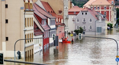 Metodología que analiza riesgo inundación áreas urbanas integrando múltiples causas