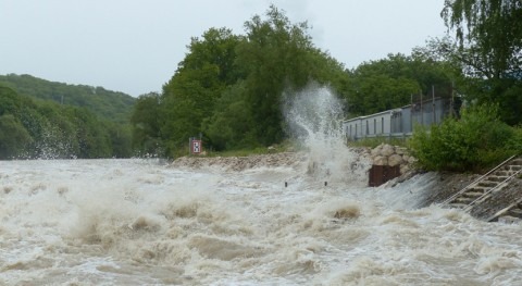 Monitorización hidro-meteorológica gestión riesgo inundaciones al alcance todos