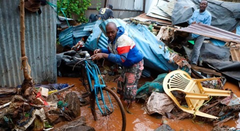 Mueren más 40 personas rotura presa al noroeste capital Kenia, Nairobi