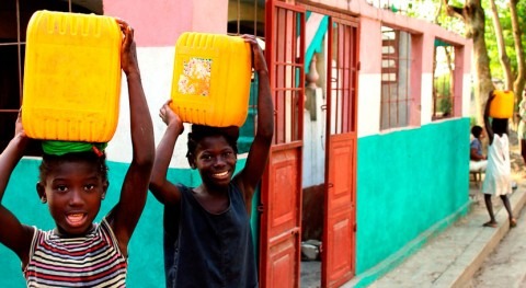 Escasez agua y niños, trágica relación