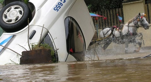 inundaciones y deslizamientos tierra Indonesia ocasionan 29 fallecidos