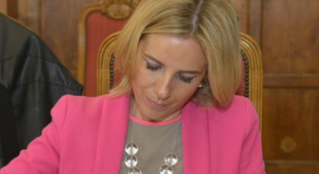 Imagen del perfil de LinkedIn de Adela Martínez-Cachá.