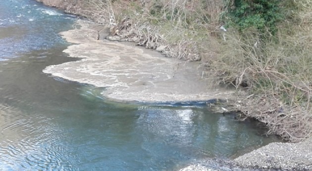 vertido detectado ayer río Deba, Elgoibar, se debe imprevisto depuradora
