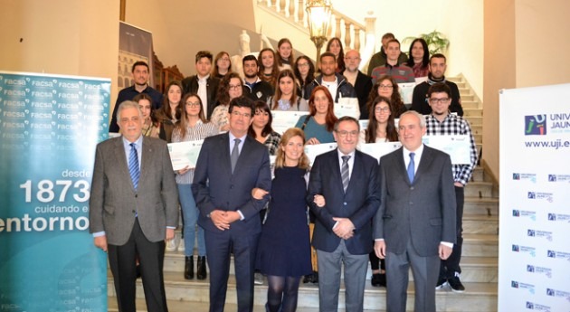 FACSA, UJI y Ayuntamiento entregan 24 becas estudiantes residentes Castellón