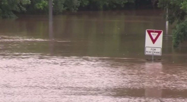 Al menos 12 muertos y varios centros penitenciarios evacuados inundaciones Texas