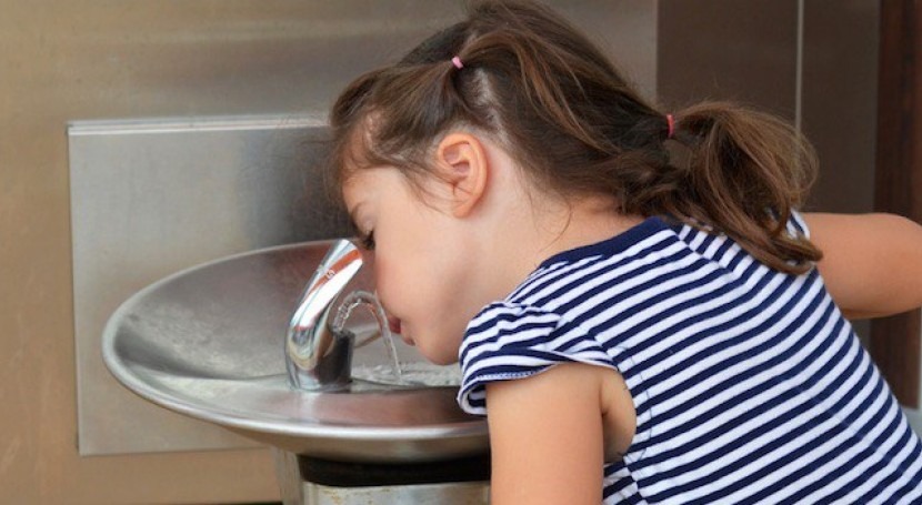agua grifo, salud y servicio