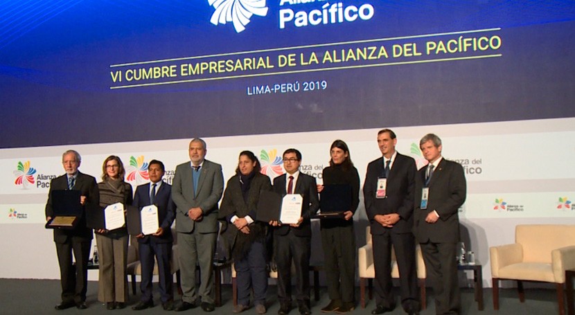 Perú entrega Certificado Azul empresas hídricamente responsables
