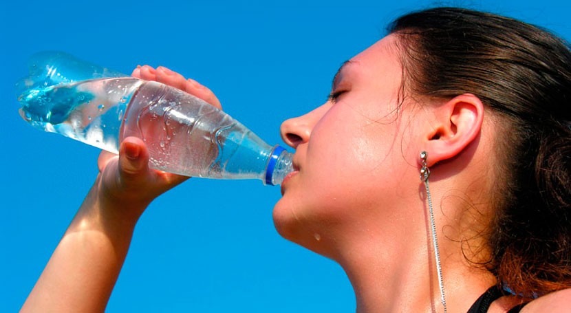 Beber agua, hábito saludable
