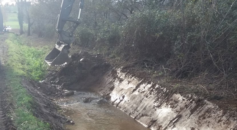 Comienzan trabajos limpieza cauce arroyo Bocarrón municipio Entrambasaguas