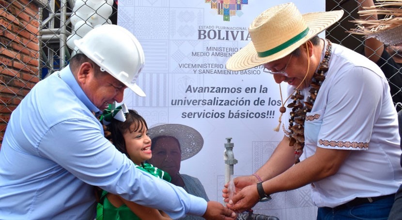 Bolivia apunta aumentar cobertura agua áreas urbanas y saneamiento básico 2025