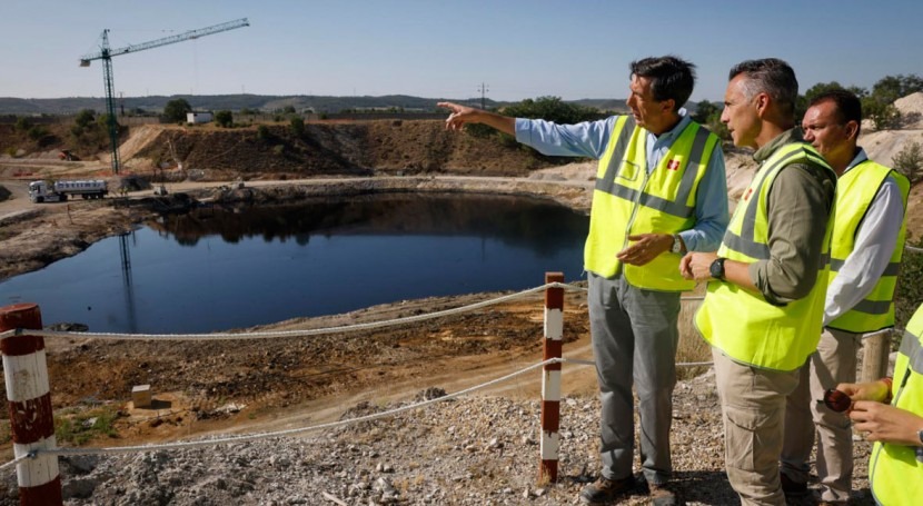 CAM retira más 66.000 toneladas residuos lagunas artificiales Arganda Rey