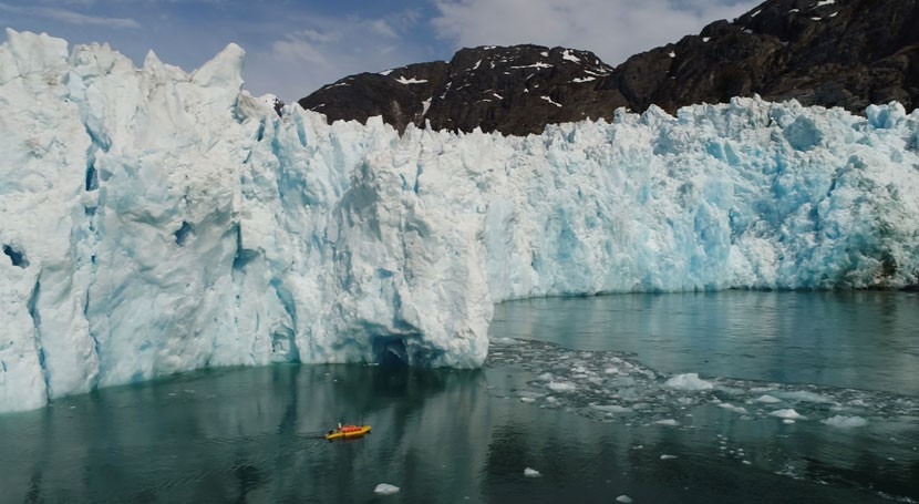 Kayaks robóticos detectan rápido deshielo glaciar agua