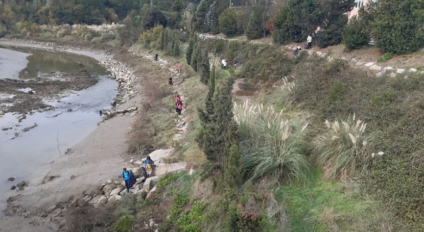 Jornada voluntariado ambiental río Asua Erandio, Bizkaia