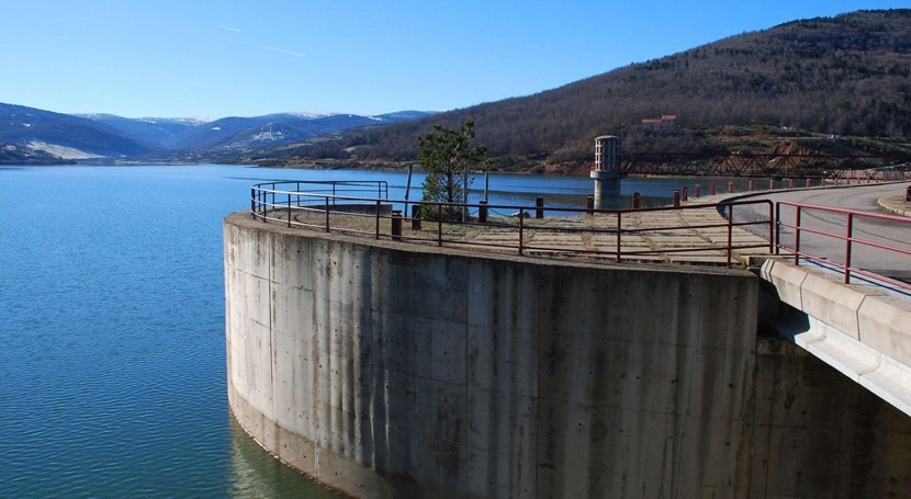 Licitado servicio garantizar seguridad veintena presas cuenca Ebro