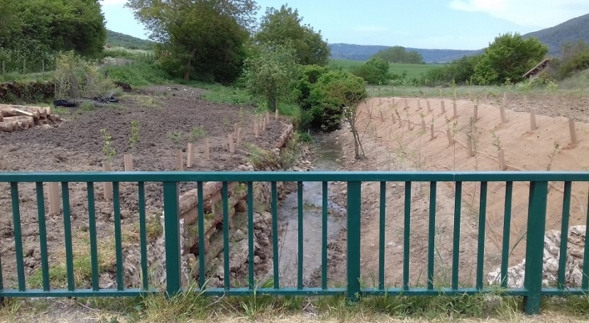 URA restaura 100 metros río Istora paso Alda, Valle Arana