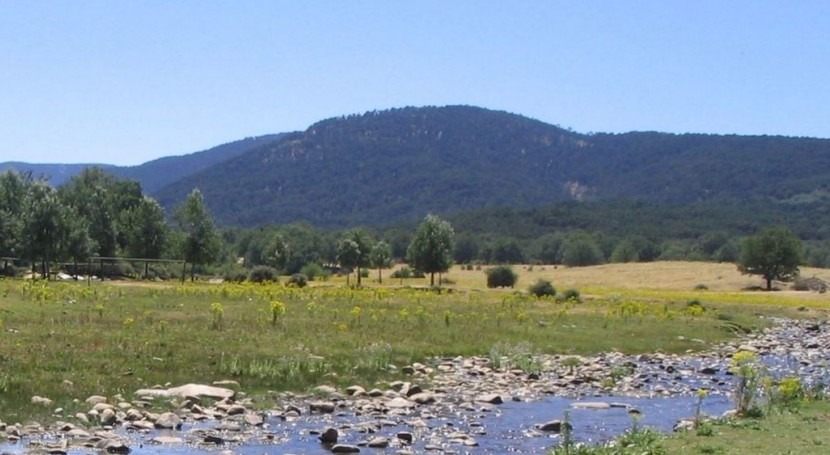 " paisajes agua" se adentra aprovechamiento río Eresma sierra Guadarrama