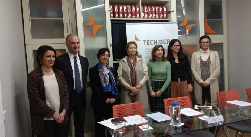 TECNIBERIA celebra Jornada "Mujeres, Ingeniería y reto profesiones STEM"