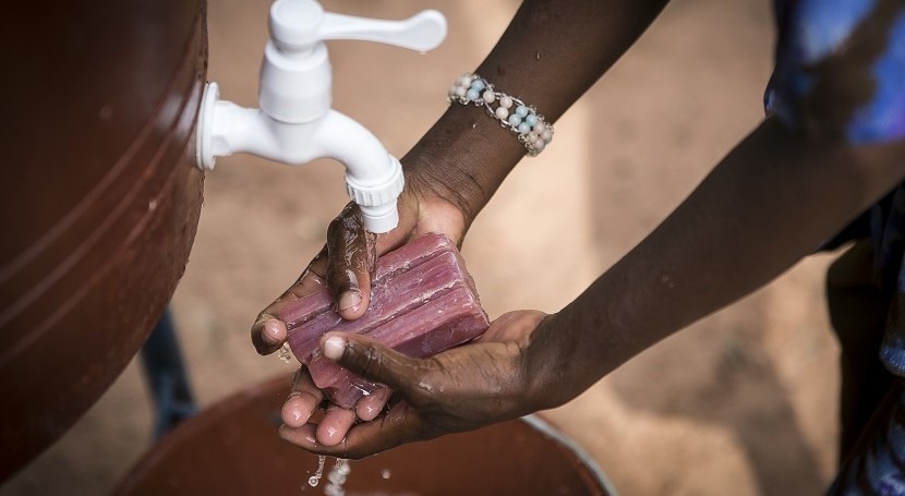 nuevo informe alerta asequibilidad acceso al agua, saneamiento y higiene